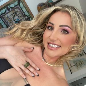 Meet your Posher, Ali